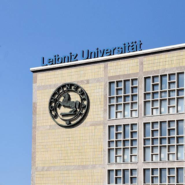 Ansicht des Conti-Gebäudes, Sitz der Juritischen Fakultät und der Fakultät für Wirtschaftswissenschaften