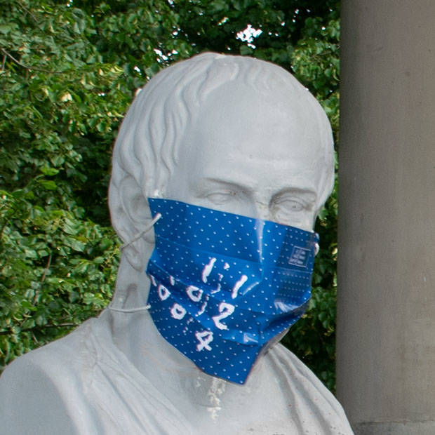 Leibinzbüste mit Schutzmaske