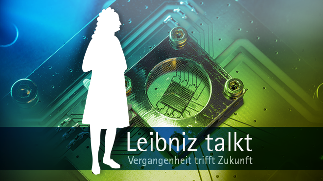 Cover des Podcasts "Leibniz talkt": Leibnizfigur vor Foto einer Ionenfalle